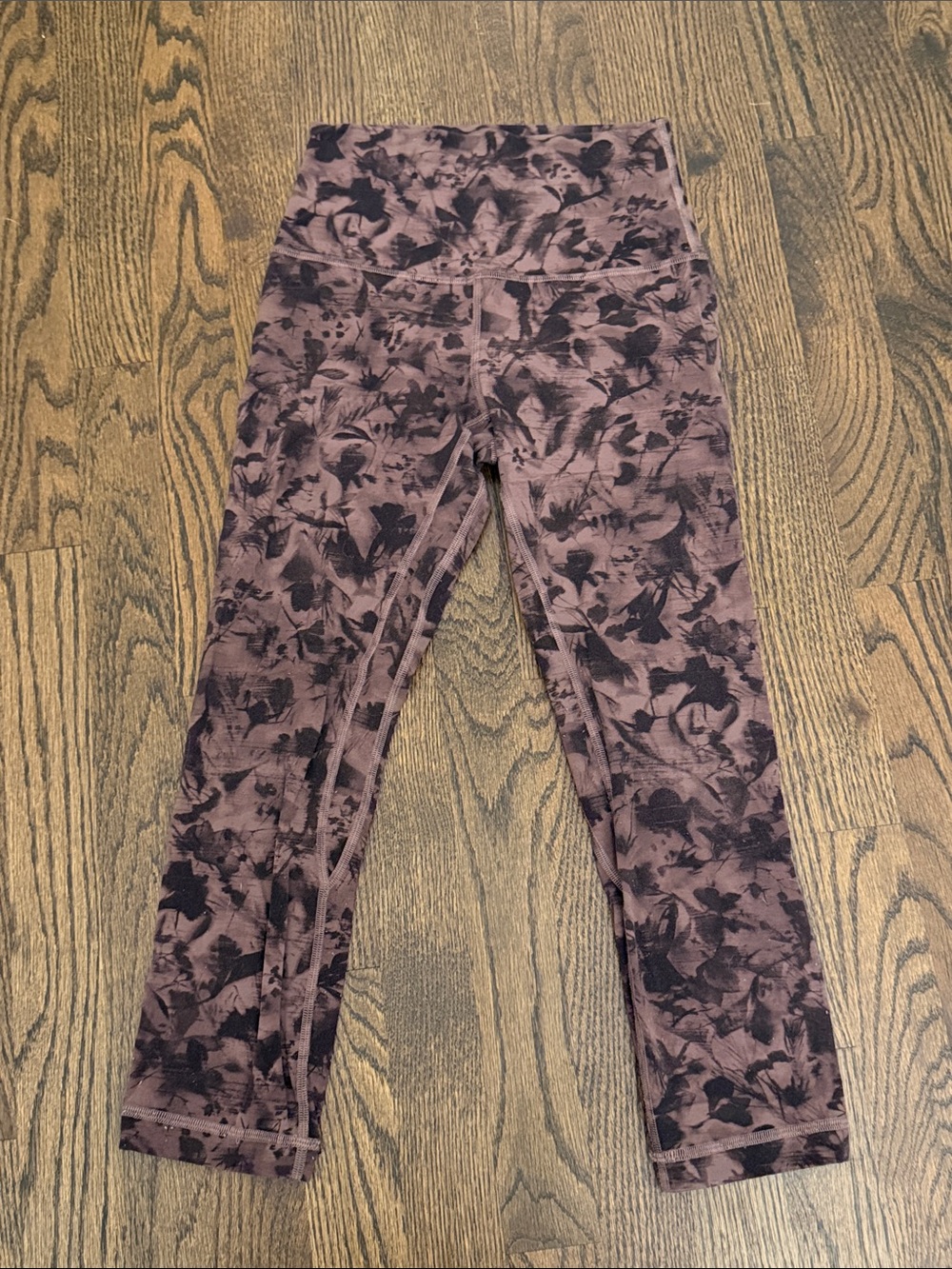⚫️ Lululemon Align Crop *21"
Mini Dusk Floral Antique Bark Black